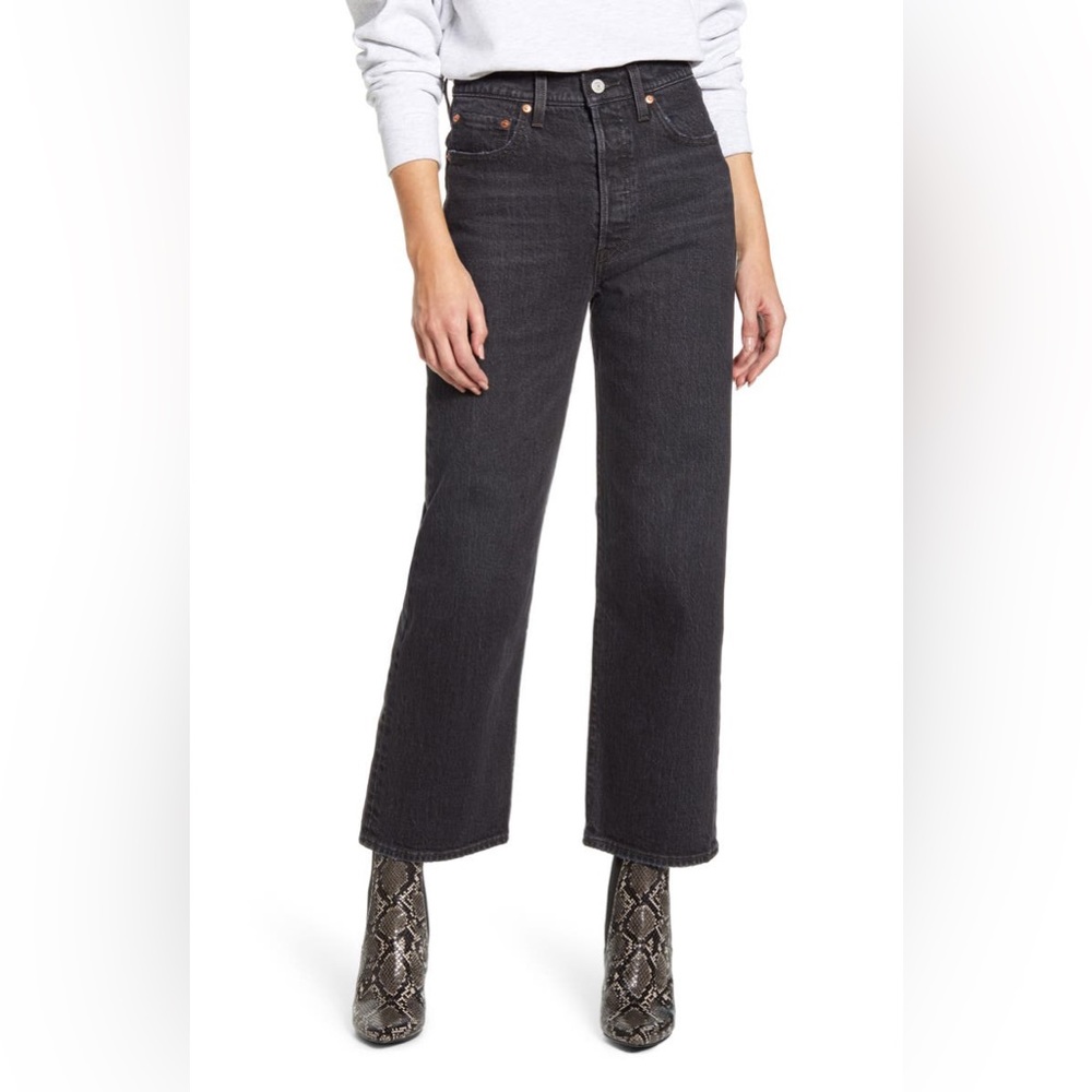 Levi’s Ribcage Straight Black Jeans